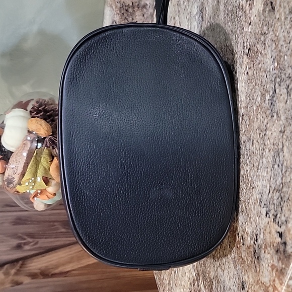 MCM EUC Vintage Drawstring Black Gold Hardware Leather Bucket Bag Crossbody - Picture 5 of 7